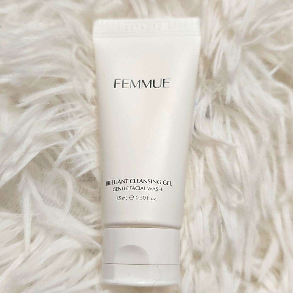 Femmue Brilliant Cleansing Gel 1.5 ml Facial Cleanser Face Wash Travel Size